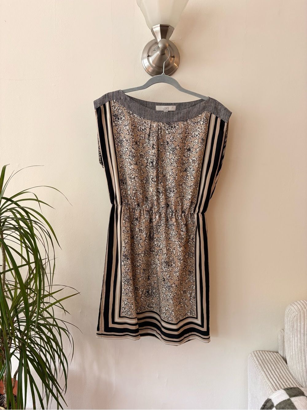 LOFT Beige Black Printed Mini Dress Neutral Pattern Shift Dress Casual Chic